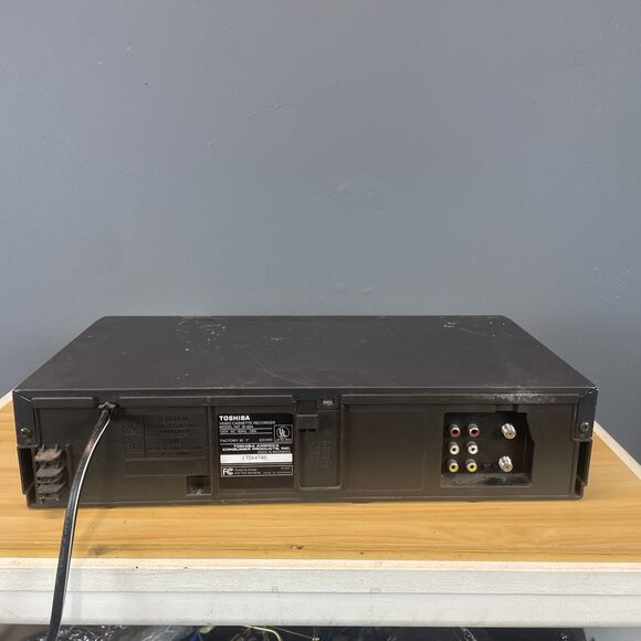Toshiba VCR W-603 VHS Video Cassette Recorder and Player For Parts - Picture 4 of 5